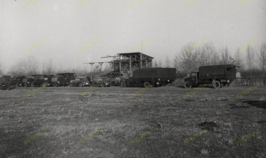 Ploiești – Hipodrom: autospeciale ale pompierilor germani dispuse în stare de pregătire, 1941