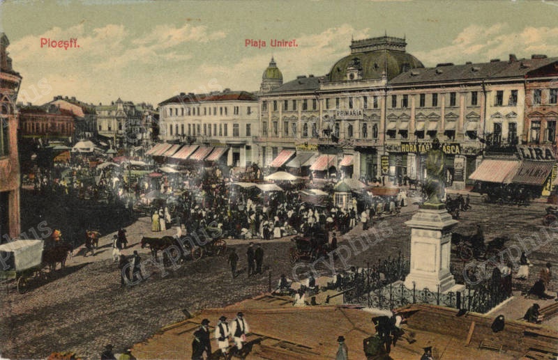 Piața Unirii din Ploiești, cu Statuia Libertății și Primăria, cca. 1910 – 1912